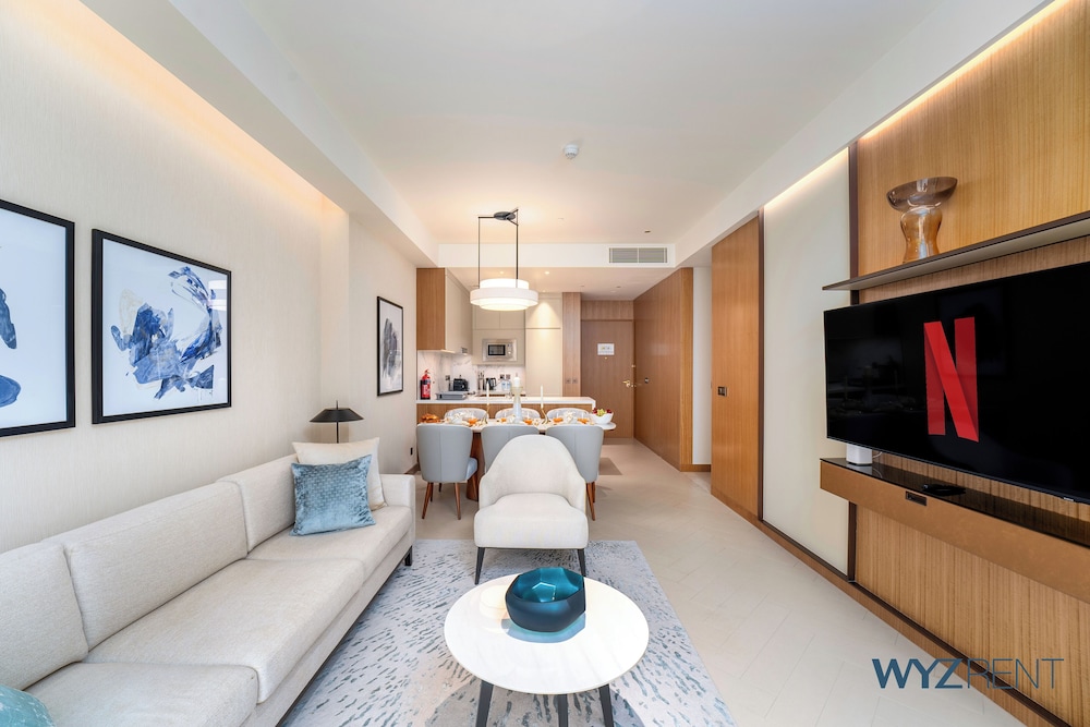 Posh 2 BR in Address Opera Mall Access