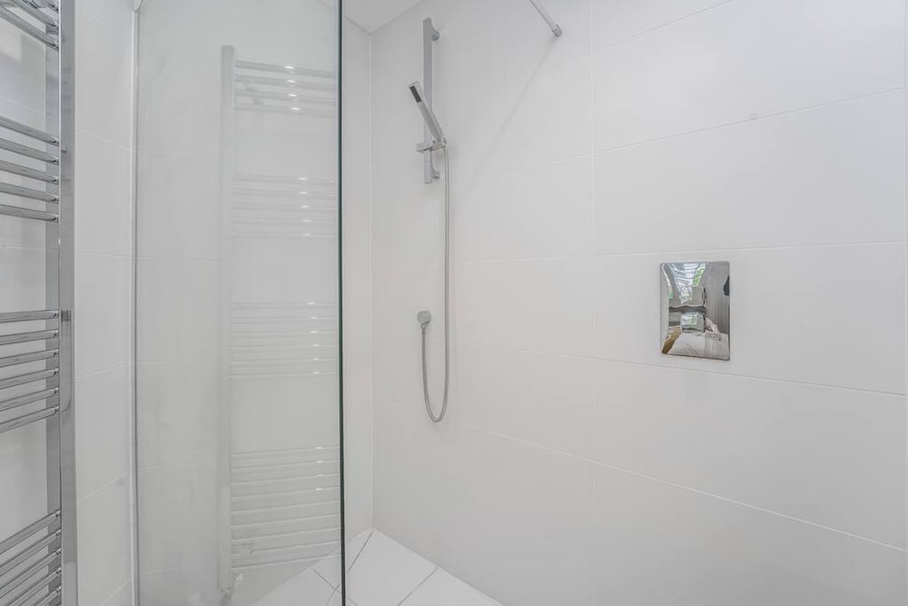 Luxury 2bed 2bath-ground Floor-free Parking