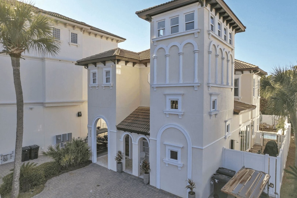 Skinny Love 30a by Avantstay Private Heated Pool Block to the Beach