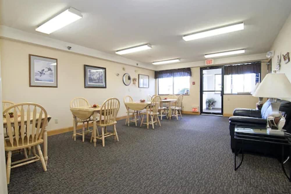 Americas Best Value Inn Zumbrota view 2