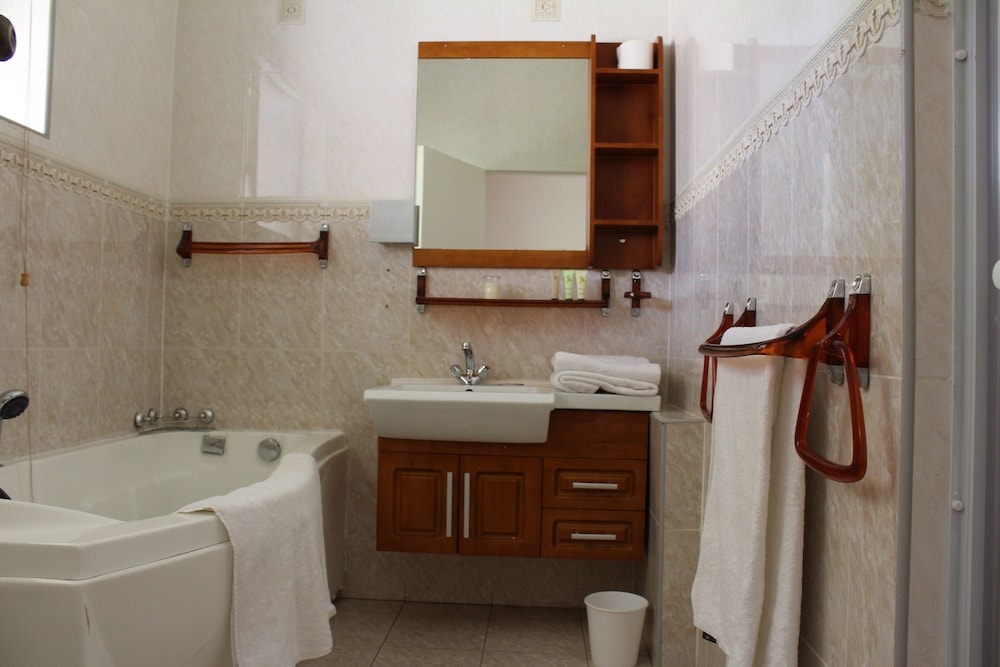 Photo 10