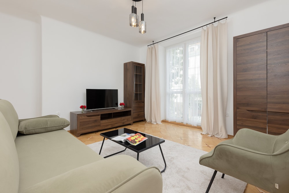 Bałuckiego Apartment Warsaw by Renters view 2