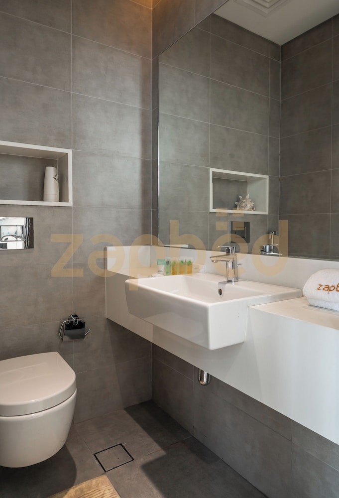 Zapbed-1 BR in District One Residence 16