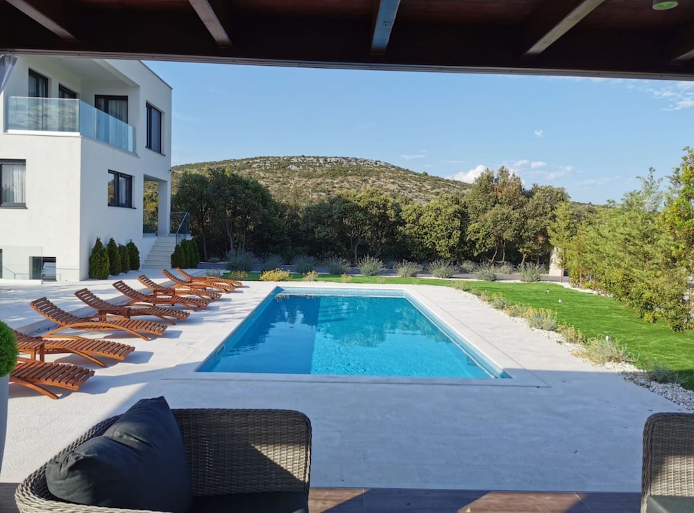 Modern Villa With Private Heated Pool and Lounge Area for a Relaxing Stay