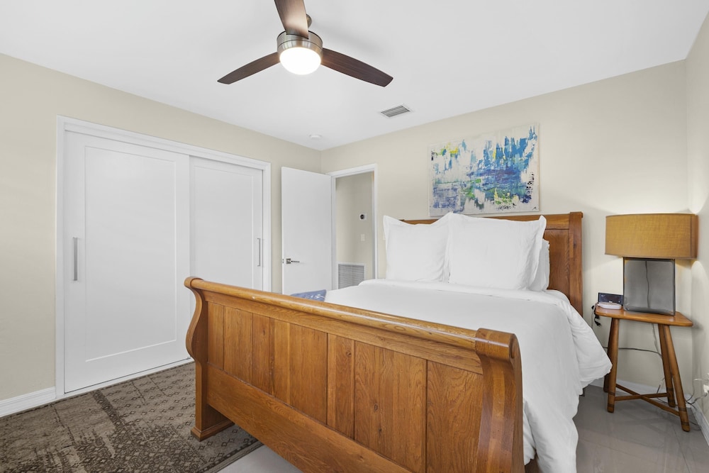 Relax in Luxury - 3 Bed 2 Bath Oasis With Pool
