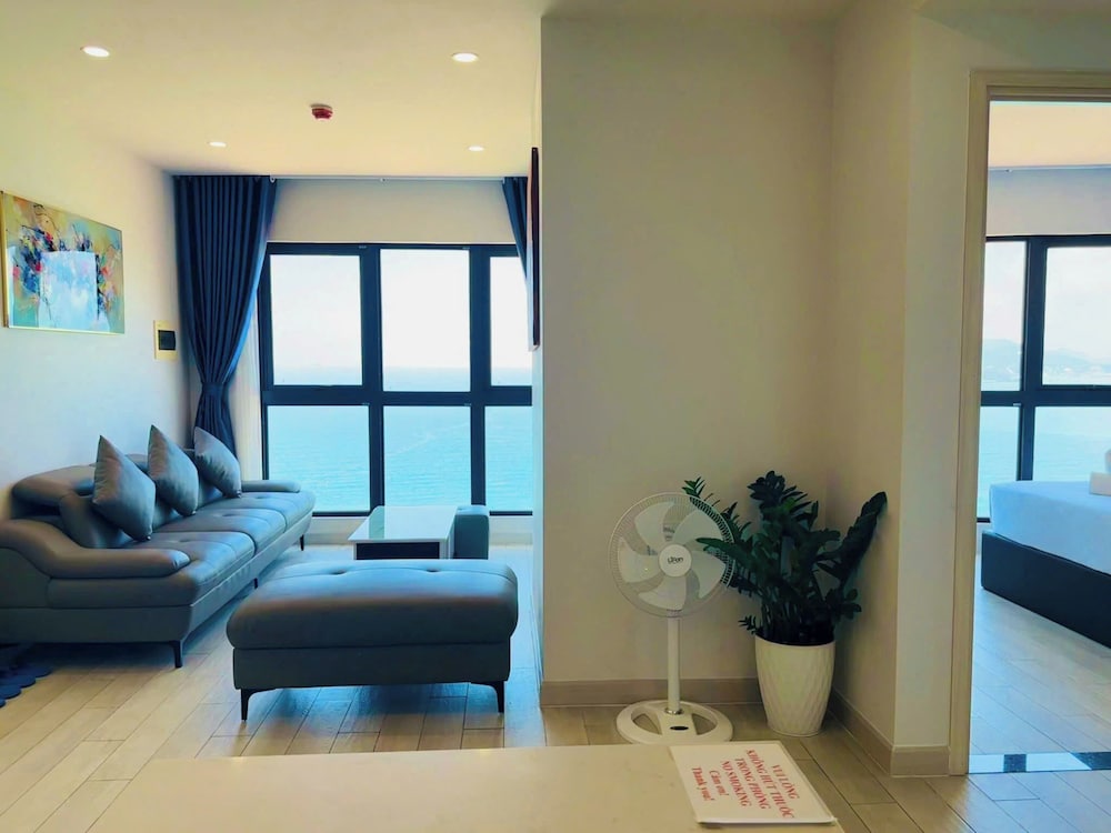 Gold Coast Balcony Serviced Apartment