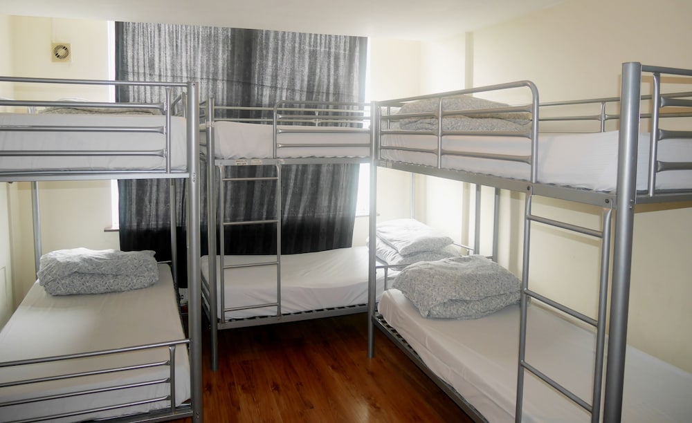 Kensal Green Backpackers 1