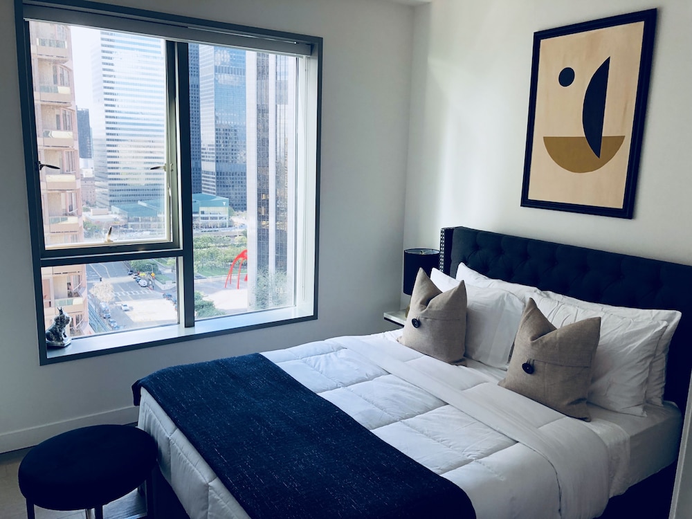 New Lyfe Finest Luxury Apartment