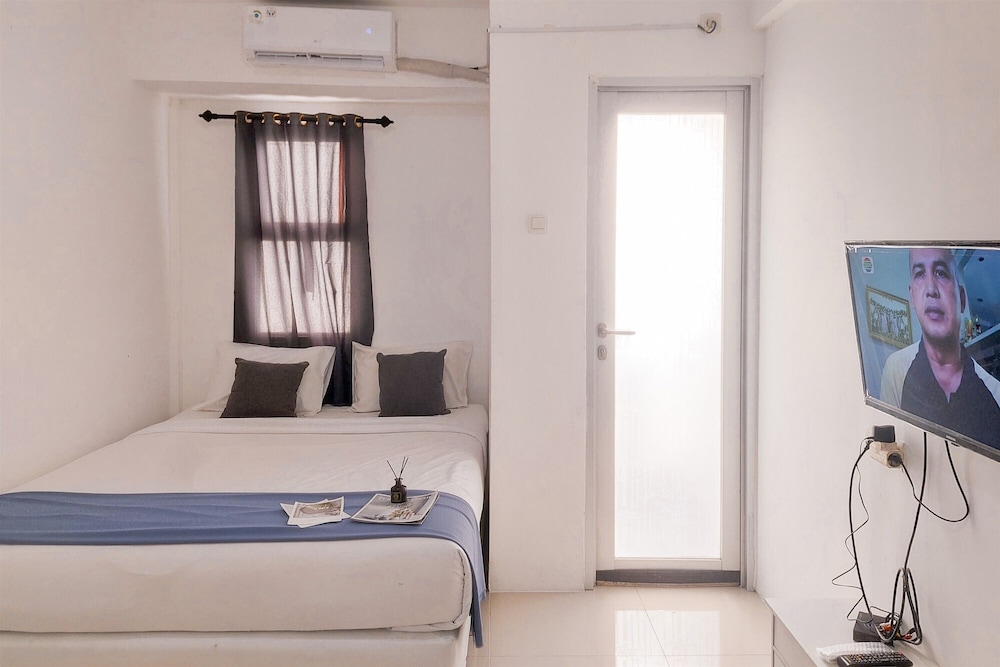 Homey and Restful Studio Urbantown Serpong Apartment