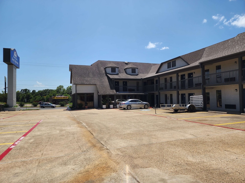 San Antonio Vacations - Americas Best Value Inn Longview - Property Image 10