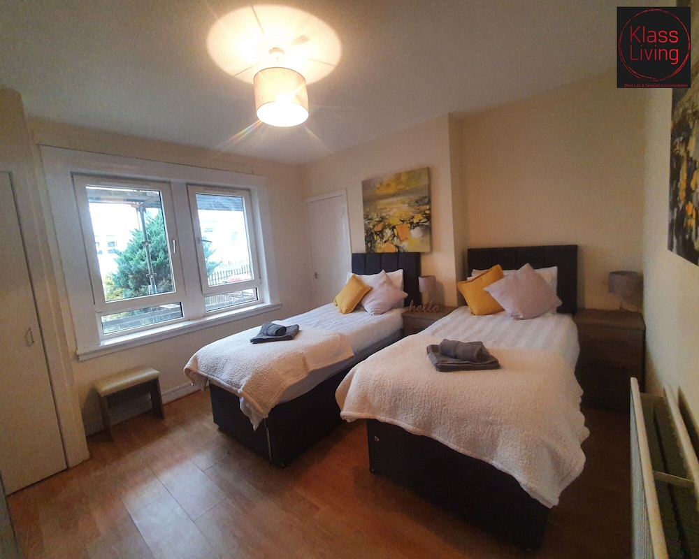 Two Bedroom Apartment by Klass Living Serviced Accommodation Airdrie - Nicol Apartment With WiFi & Parking view 2
