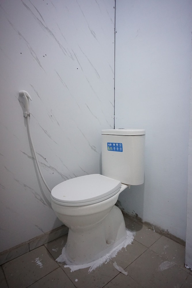 OYO 94903 Akasia Guesthouse