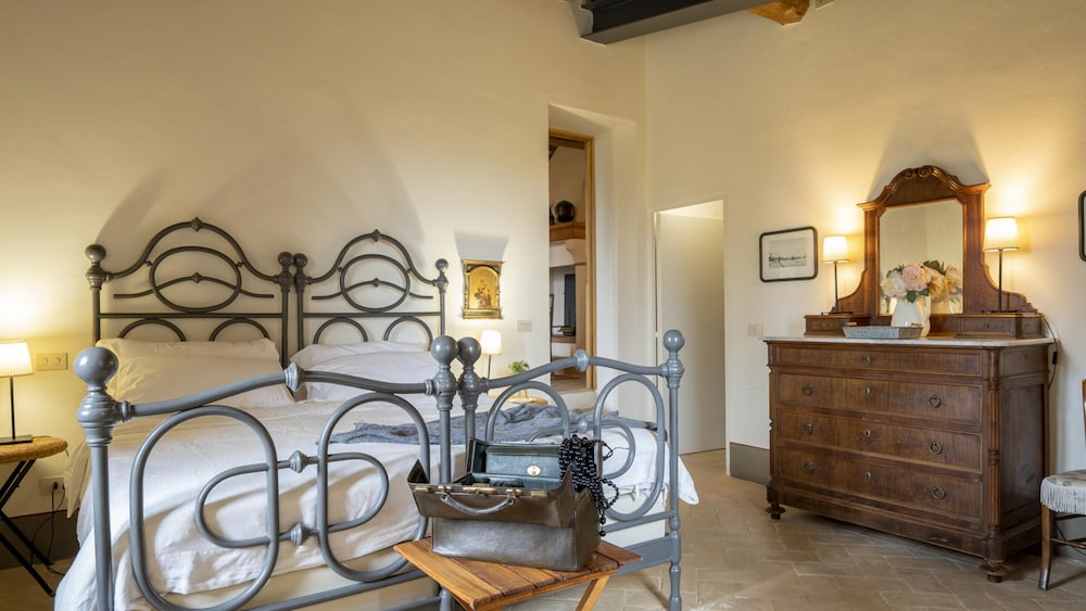 Il Poggio Alle Trese 14 Emma Villas view 5