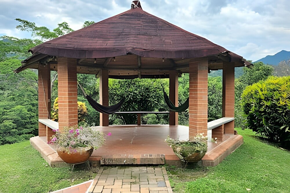 Casa rodeada de naturaleza en Villeta