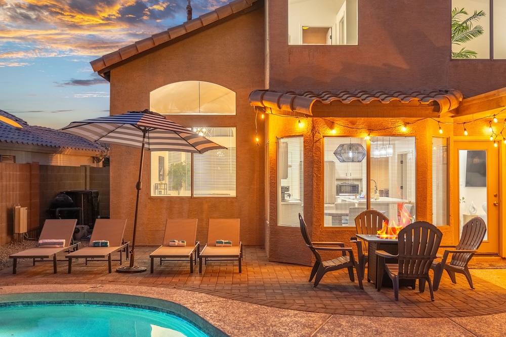 5 BD Gilbert Home 4 Min to Downtown