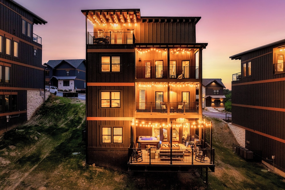 Star Gazer Luxury Rooftop Cabin