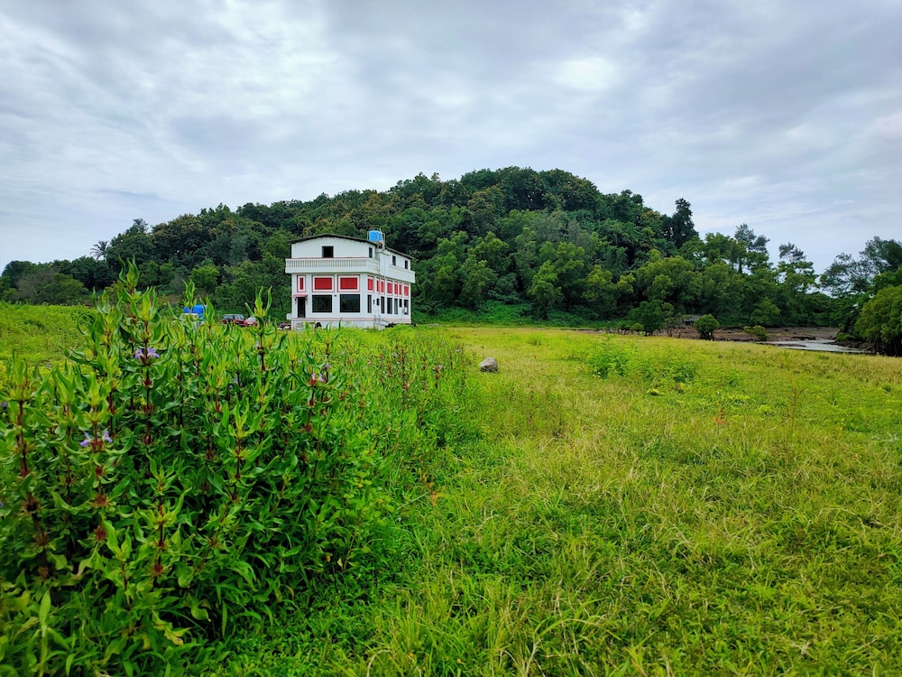 Shobha Farmhouse