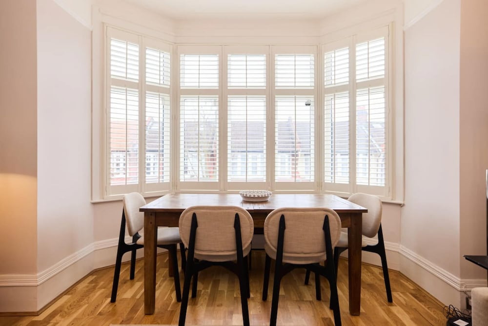 The Cranley Gardens Escape - Spacious 2bdr Flat