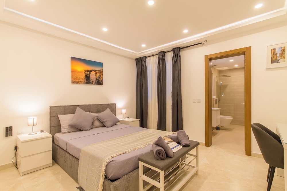 Modern & Spacious apt 2mn to the sea Qawr photo 4