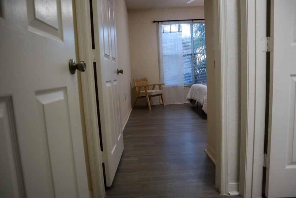 Upgraded 3 bed apt Close to Beaches and Mayo Clinic