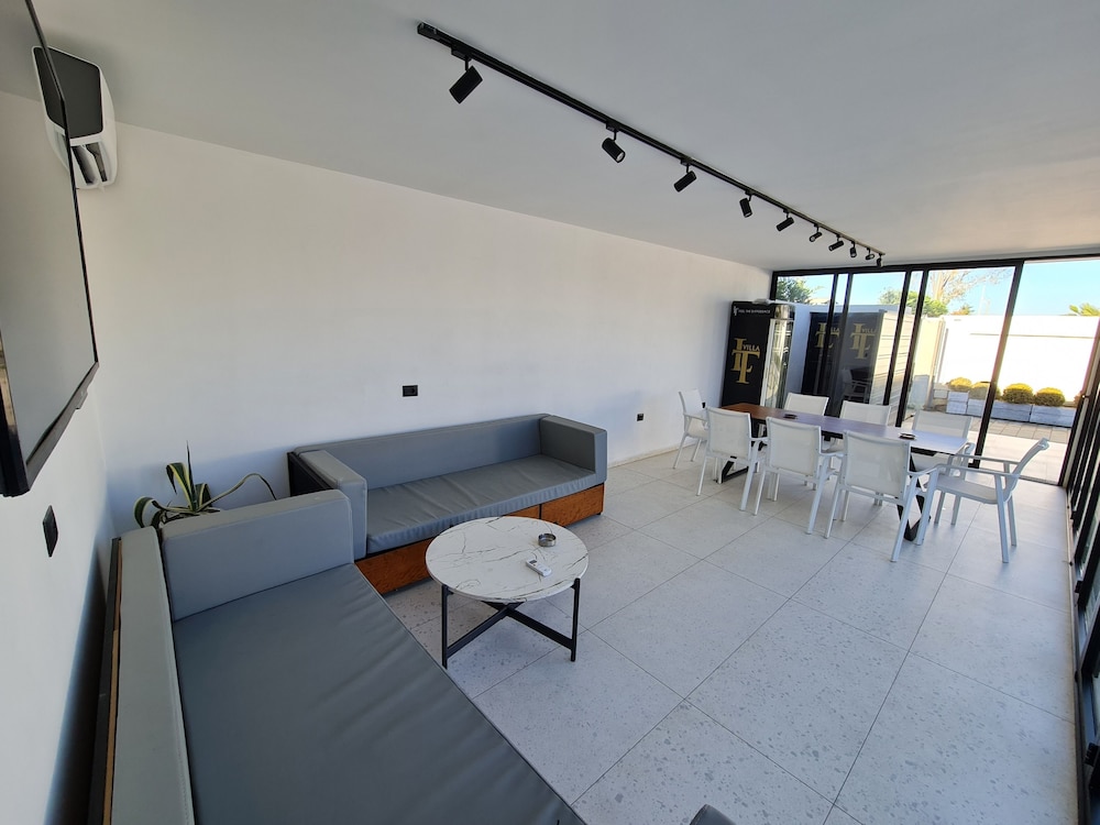 La Mirage Group Villas