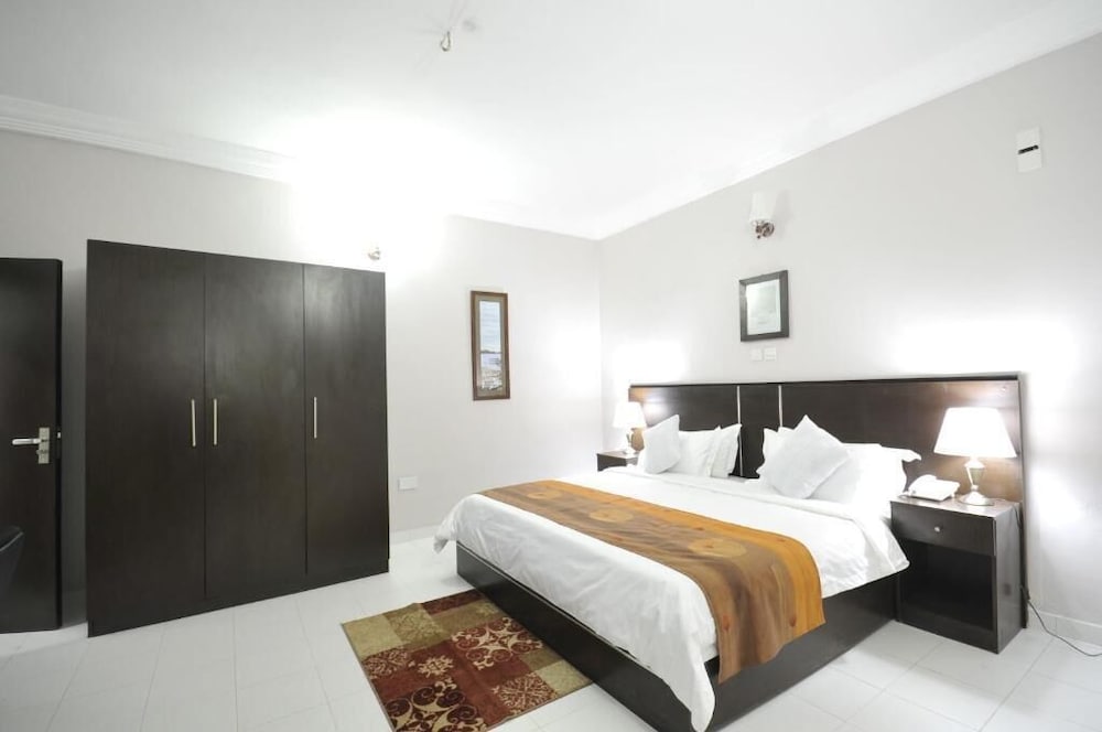 Sheer Luxury Apartments & Suites