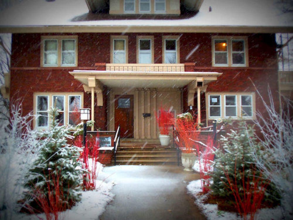 Mendota Lake House Inn