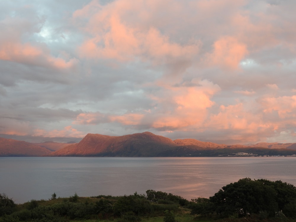 KnoydART Guest House