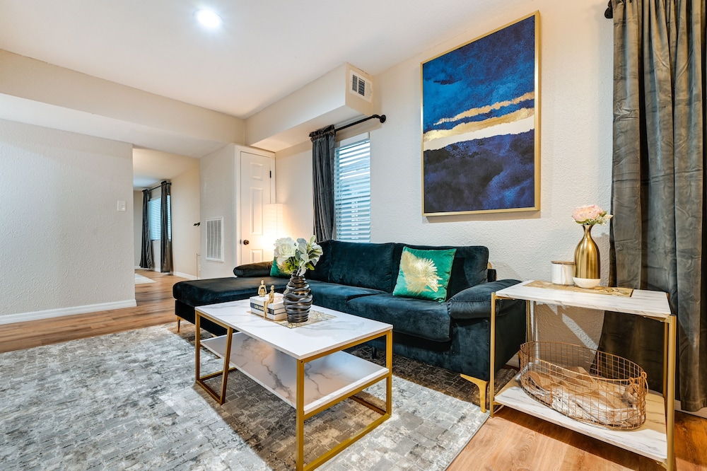 Wfh-friendly Tampa Home Rental: 2 Mi to Downtown! view 3