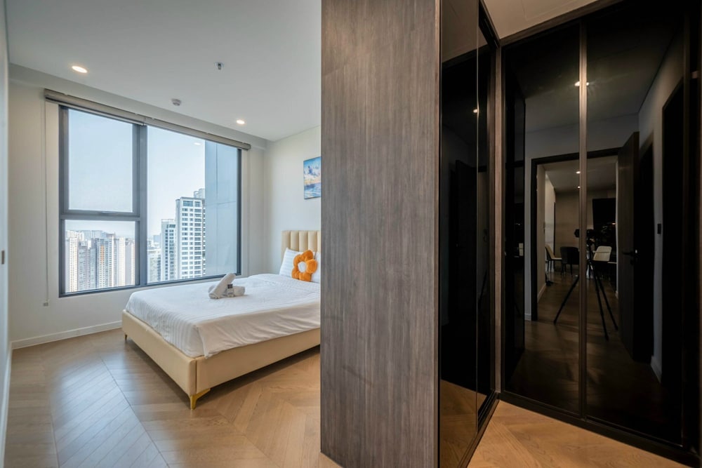 Lumiere Riverside Luxury Apartment