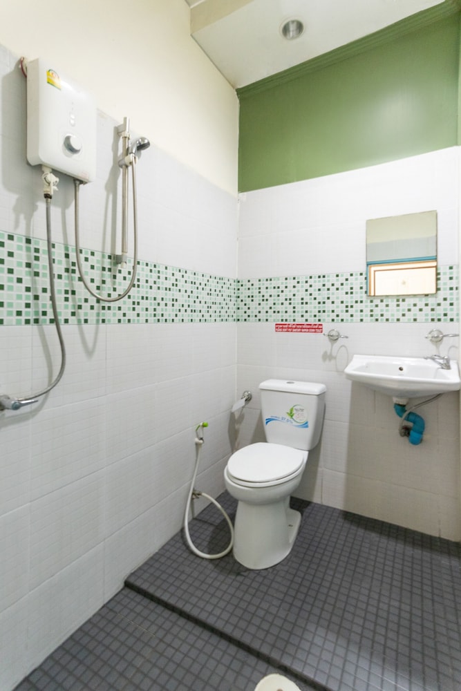 OYO 75304 Riverside Guesthouse