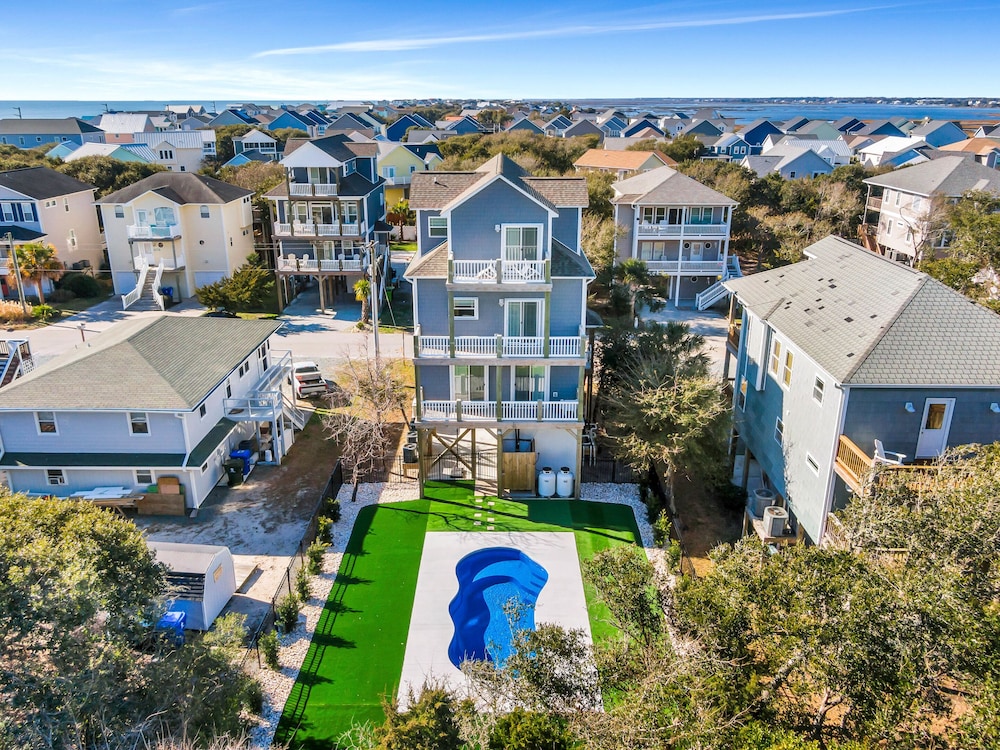 Across the Pond by Topsail Realty