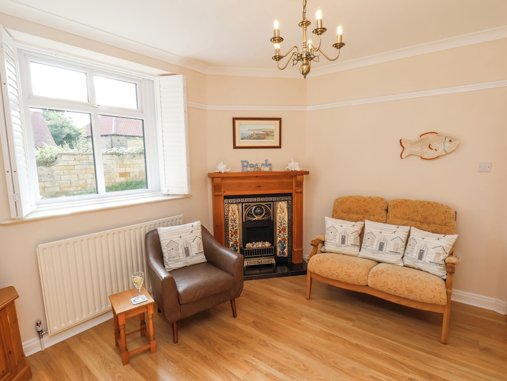Maypole Cottage