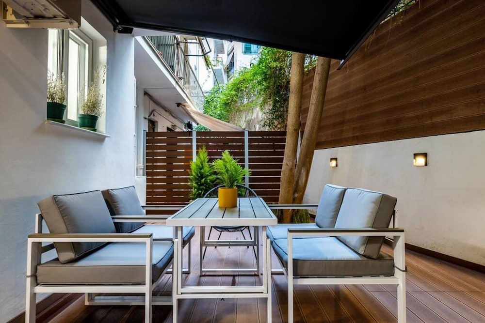 Backyard Modern House Nea Smyrni