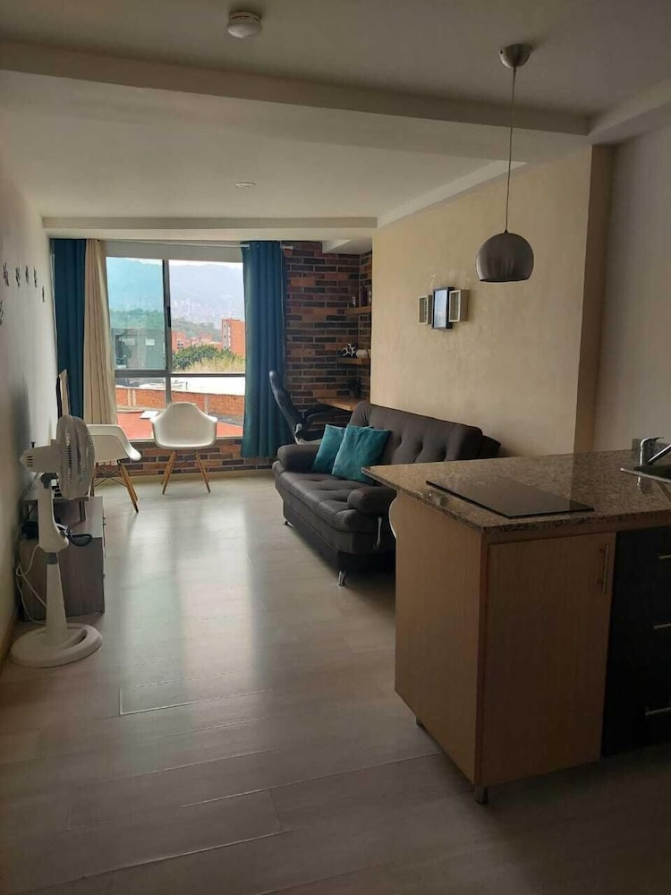 Lovely one bedroom condo in Laureles