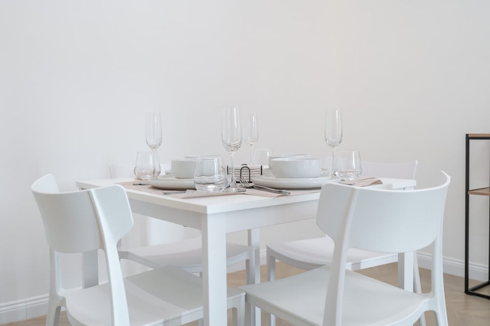 A Fabulous 1 Bedroom Apartment in Marina Pinnacle