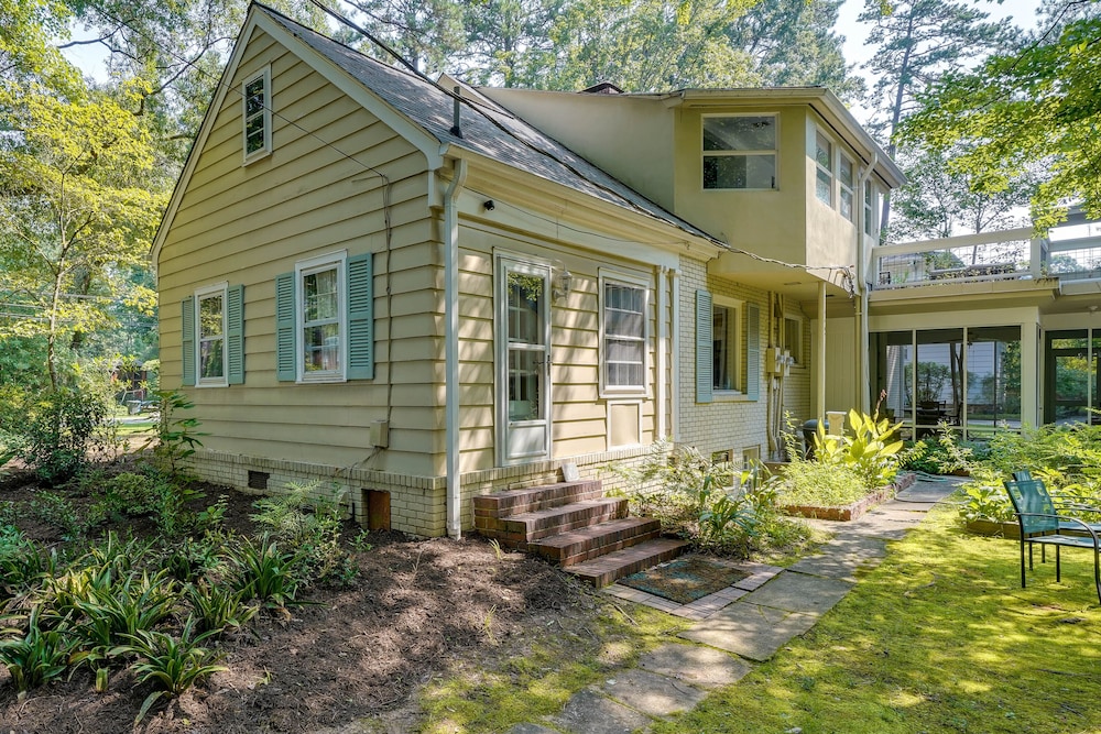 Spacious Durham Apartment Near Downtown view 5