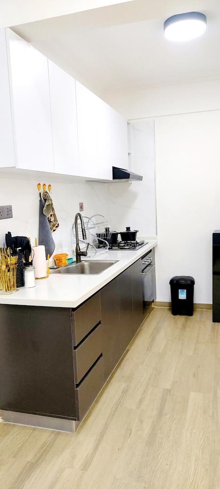 Luxurious Nairobi Condo With Rooftop Pool & Gym