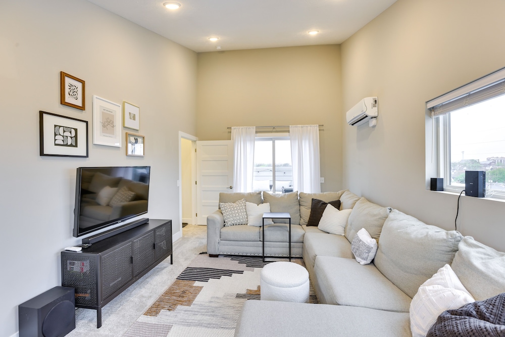 Updated Omaha Vacation Rental < 2 Mi to Downtown! view 5