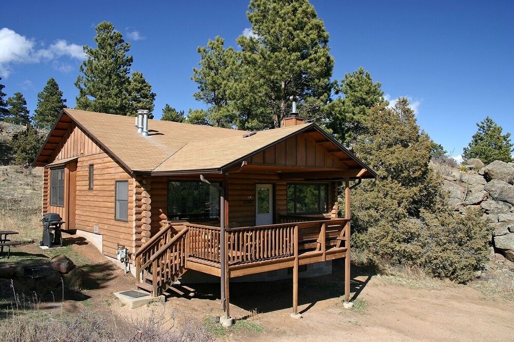 Lazy R Cottages: 14 2 Bedroom Cabin - Property Image 1