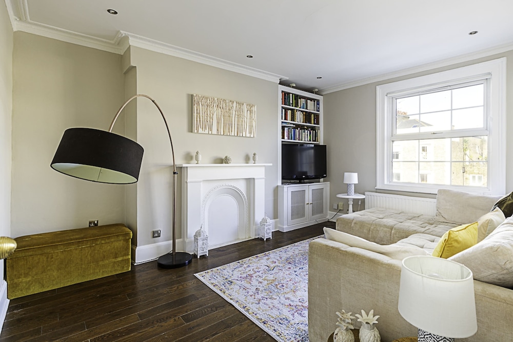 Contemporary and Spacious Kensington Home