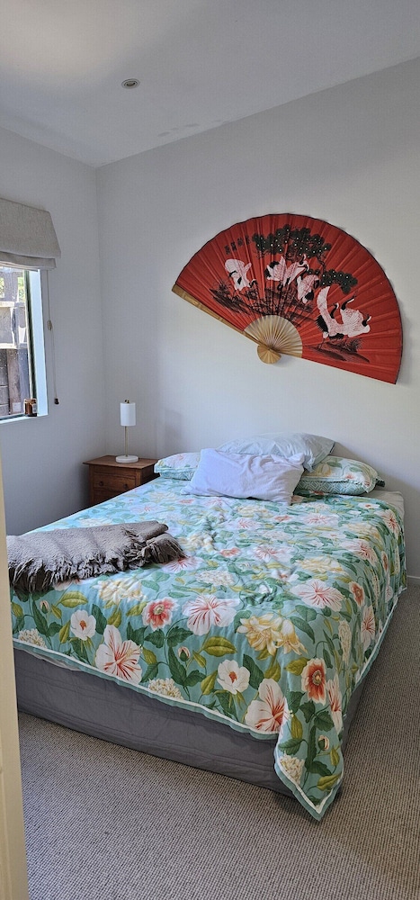 Onetangi Seaview Residence