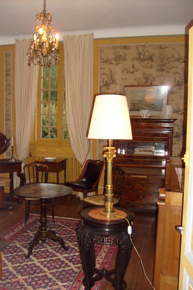 Château De Serrigny