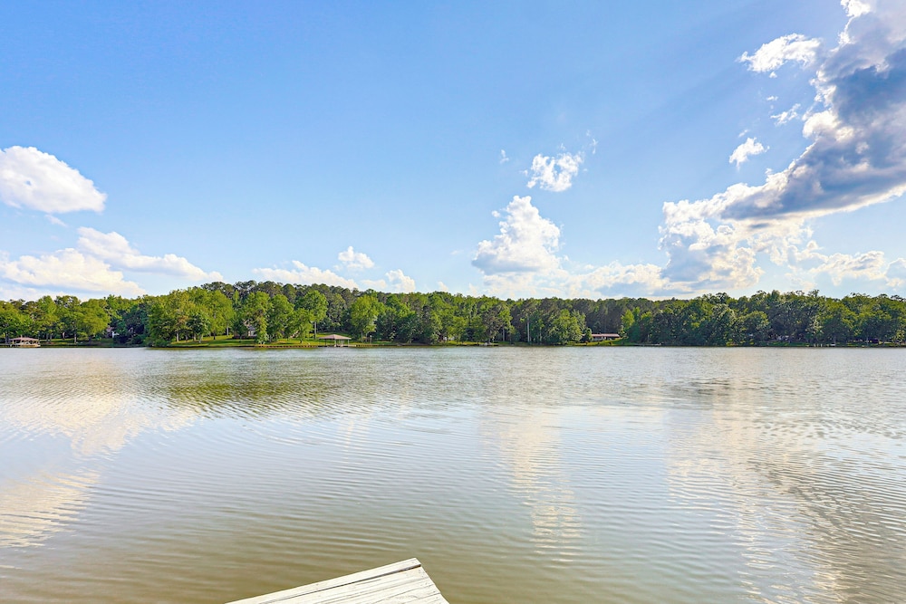 Remote Escape: Lake Home w/ Dock in Sparta!