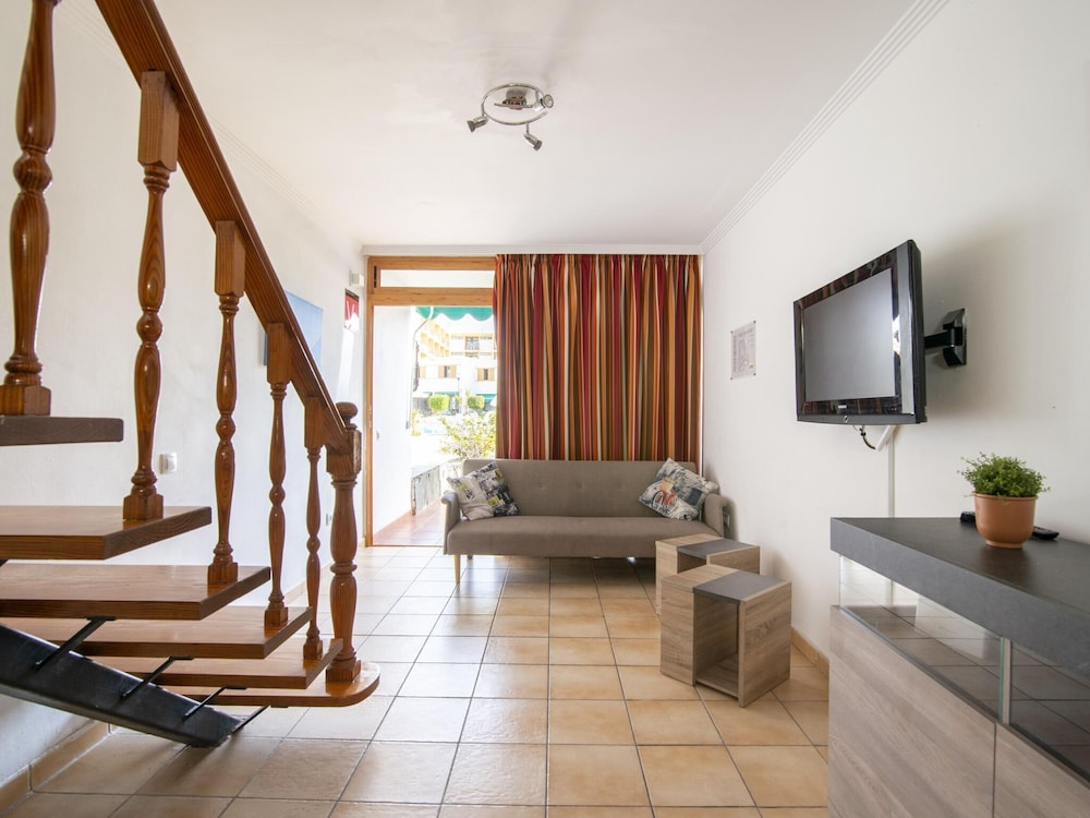 Blissful Holiday Home in Maspalomas With Swimming Pool photo 3