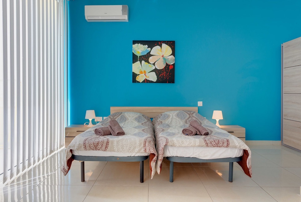 Modern Penthouse in the Heart of Saint Julian's photo 4
