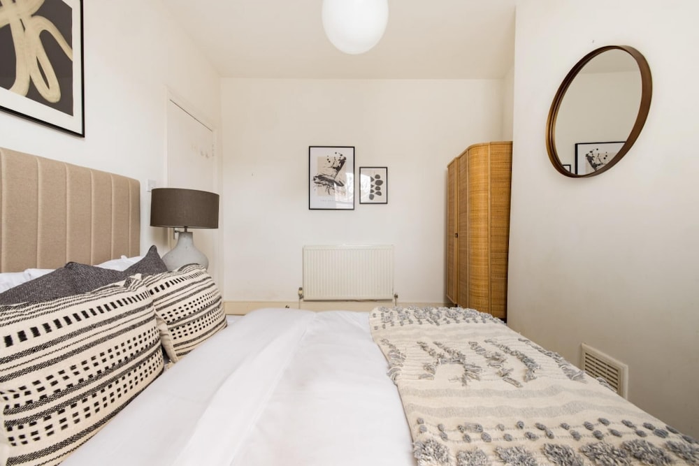 The Brockwell Park Place - Bright 2bdr Flat