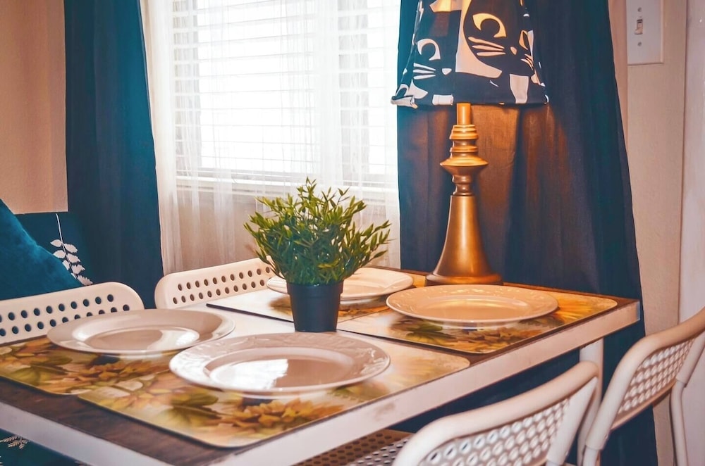 Cozy Studio in Hollywood, FL - Pet Friendly & Parking