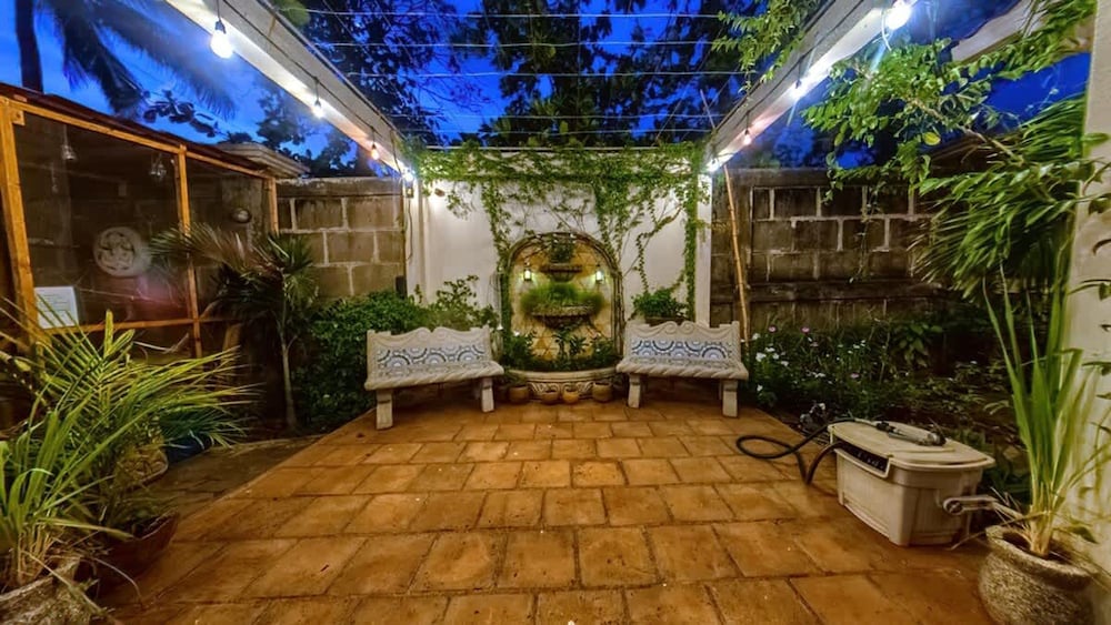 Romantic Beachfront Casita w Pool - AC - Sleeps 4