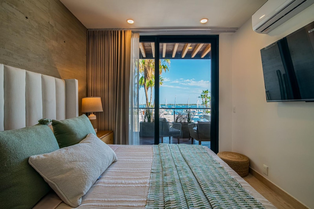 w Stylish 2BR Apartment With Ocean View in La Paz